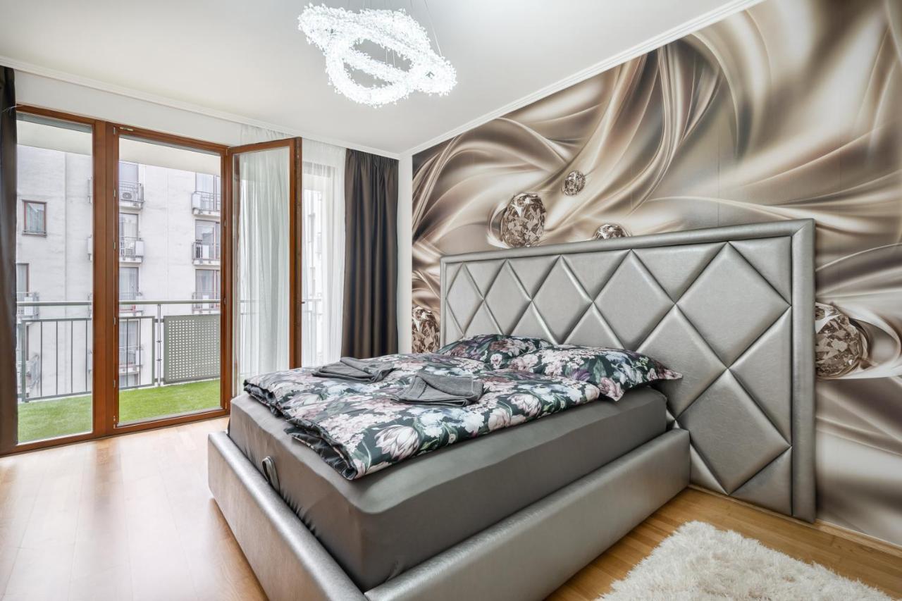 Penthouse Three Bedrooms, Three Balconies Apartment With Free Parking In Kiraly Street Budapest Luaran gambar