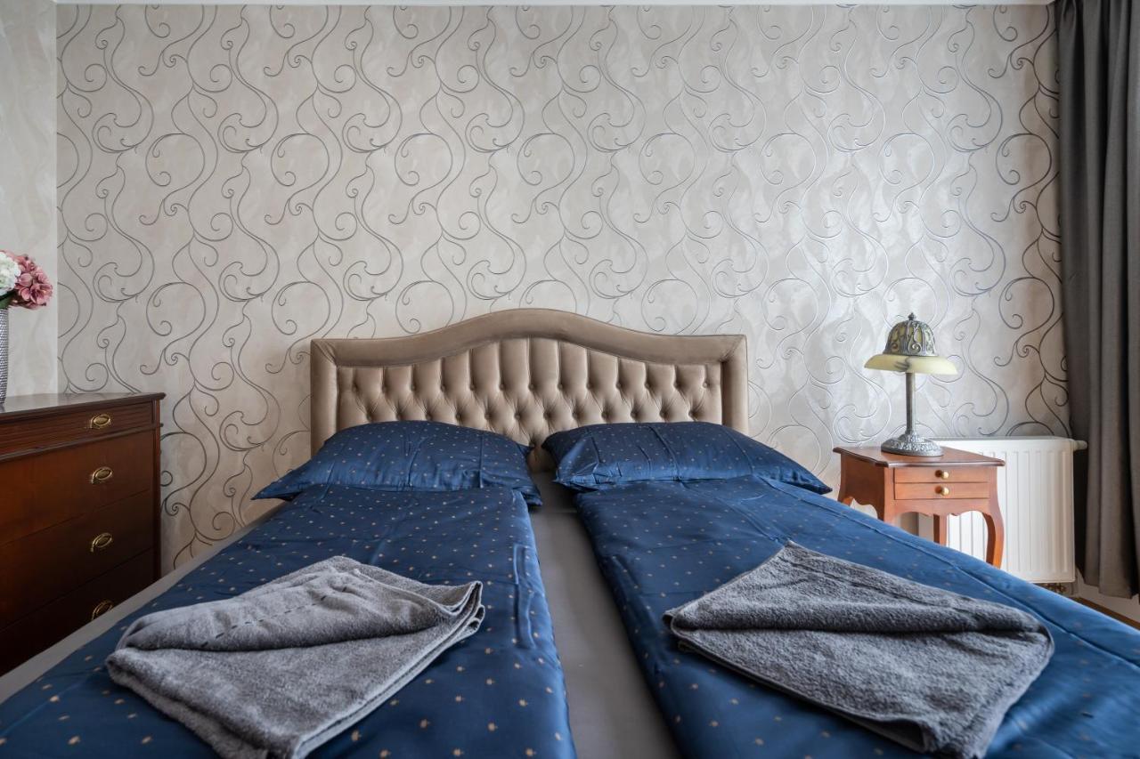 Penthouse Three Bedrooms, Three Balconies Apartment With Free Parking In Kiraly Street Budapest Luaran gambar