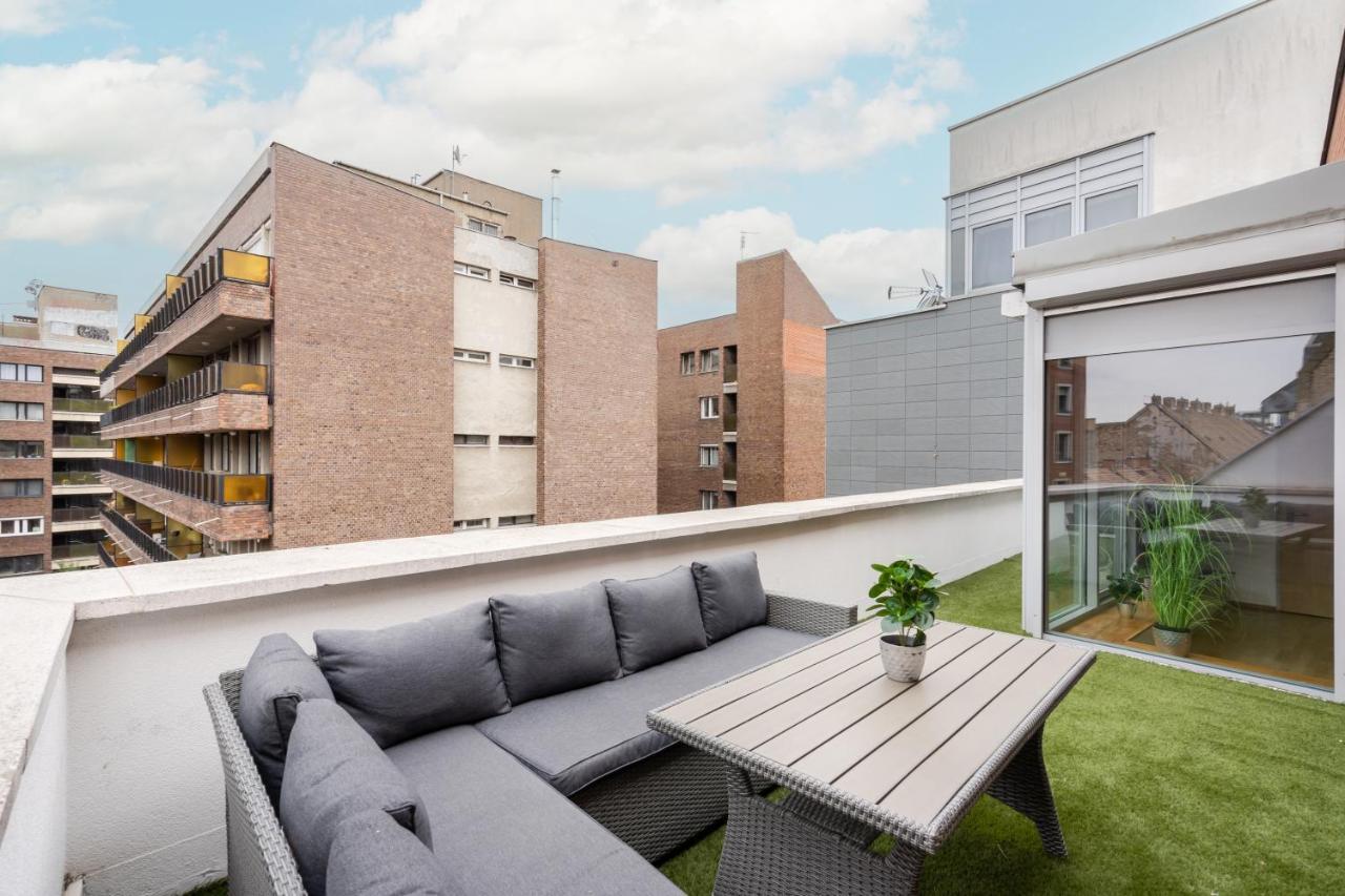 Penthouse Three Bedrooms, Three Balconies Apartment With Free Parking In Kiraly Street Budapest Luaran gambar