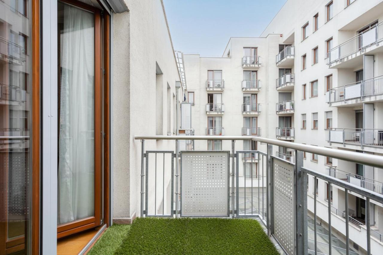 Penthouse Three Bedrooms, Three Balconies Apartment With Free Parking In Kiraly Street Budapest Luaran gambar