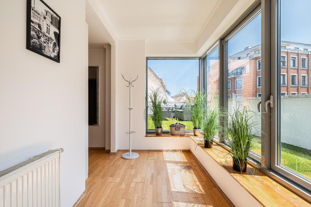 Penthouse Three Bedrooms, Three Balconies Apartment With Free Parking In Kiraly Street Budapest Luaran gambar