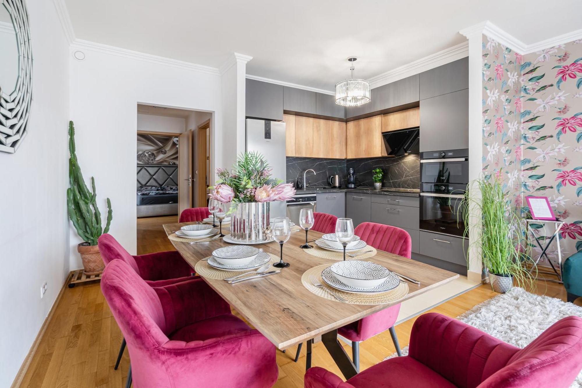 Penthouse Three Bedrooms, Three Balconies Apartment With Free Parking In Kiraly Street Budapest Luaran gambar
