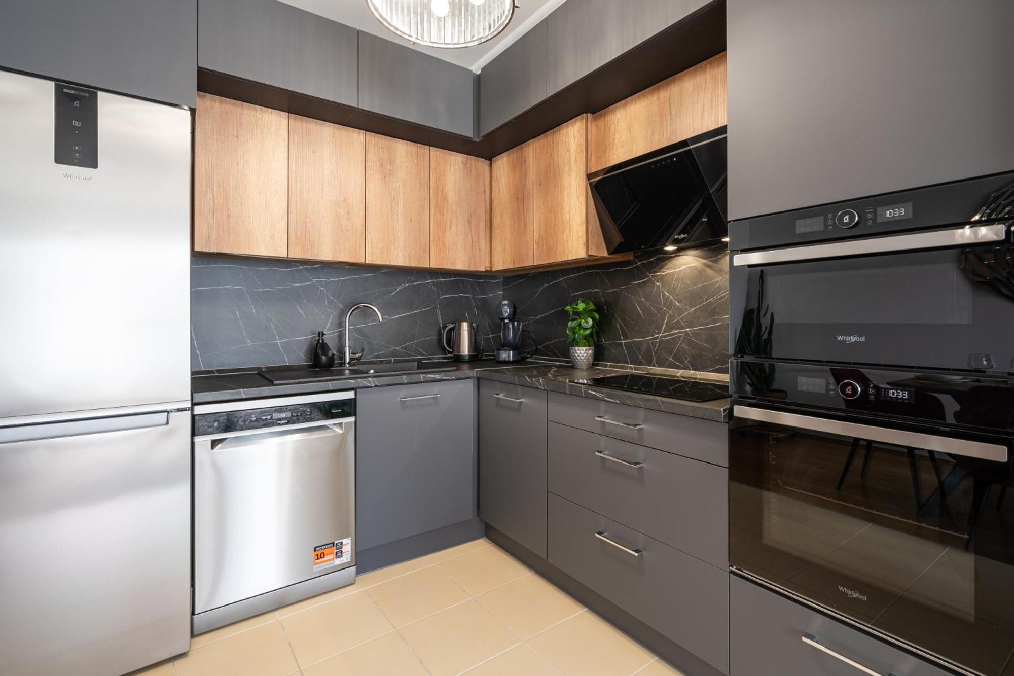 Penthouse Three Bedrooms, Three Balconies Apartment With Free Parking In Kiraly Street Budapest Luaran gambar