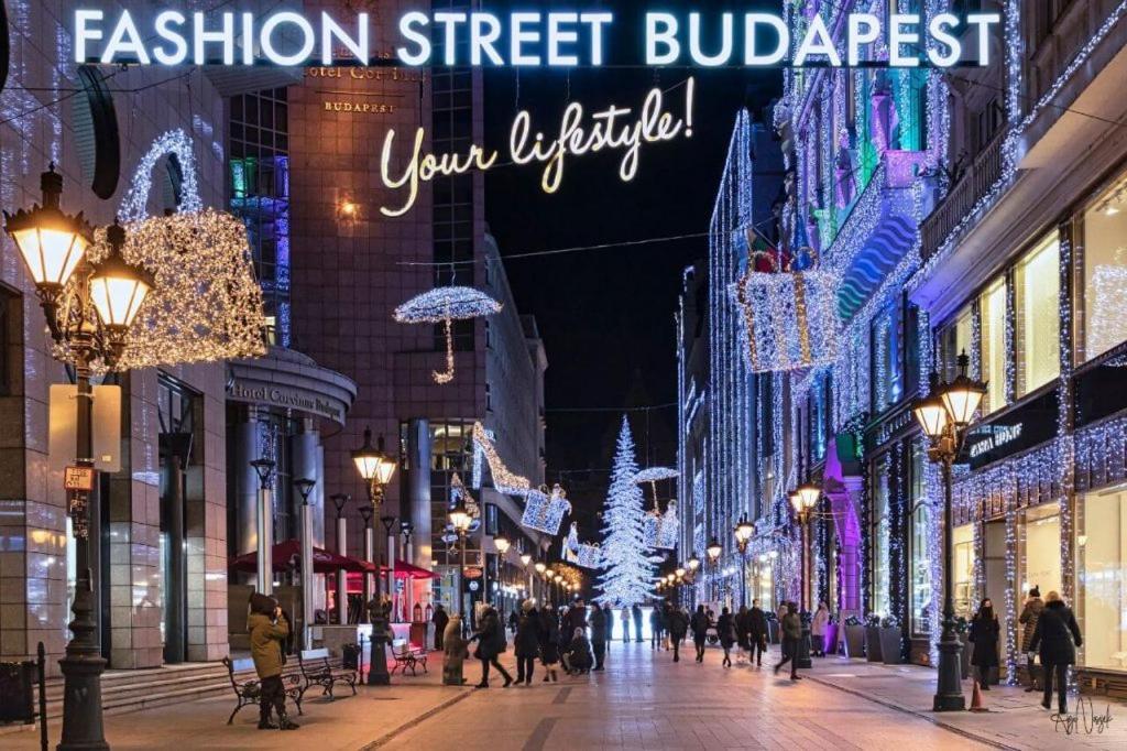 Penthouse Three Bedrooms, Three Balconies Apartment With Free Parking In Kiraly Street Budapest Luaran gambar
